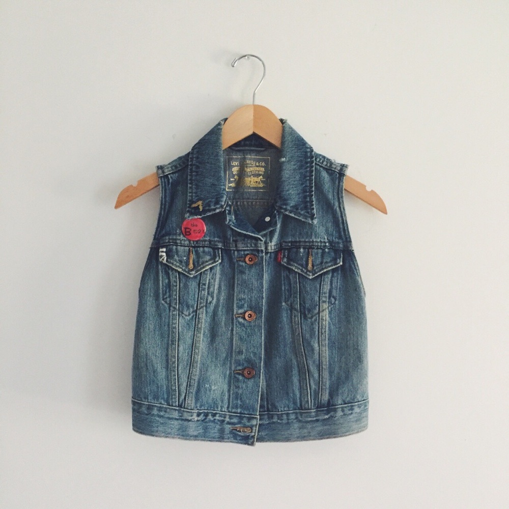 Levis Cropped Denim Vest